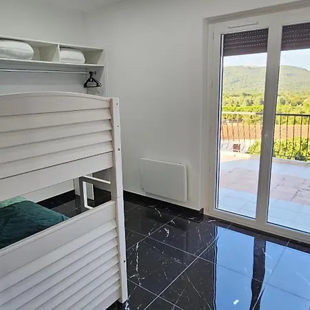 Et Son Jacuzzi Apartment Saint-Cezaire-sur-Siagne